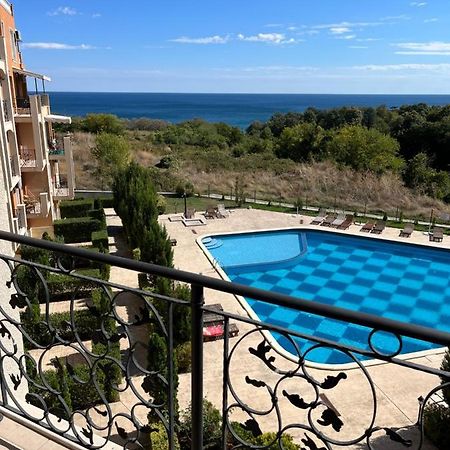 Sun Residence -Byala Sp Apartments Buitenkant foto