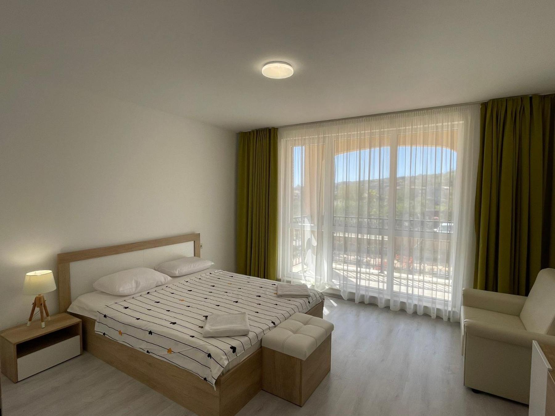 Sun Residence -Byala Sp Apartments Buitenkant foto